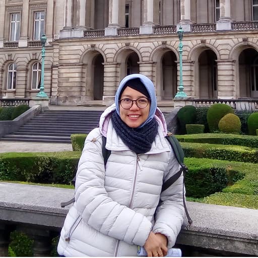 Dr. Aninditia S, S.Si., M.Si